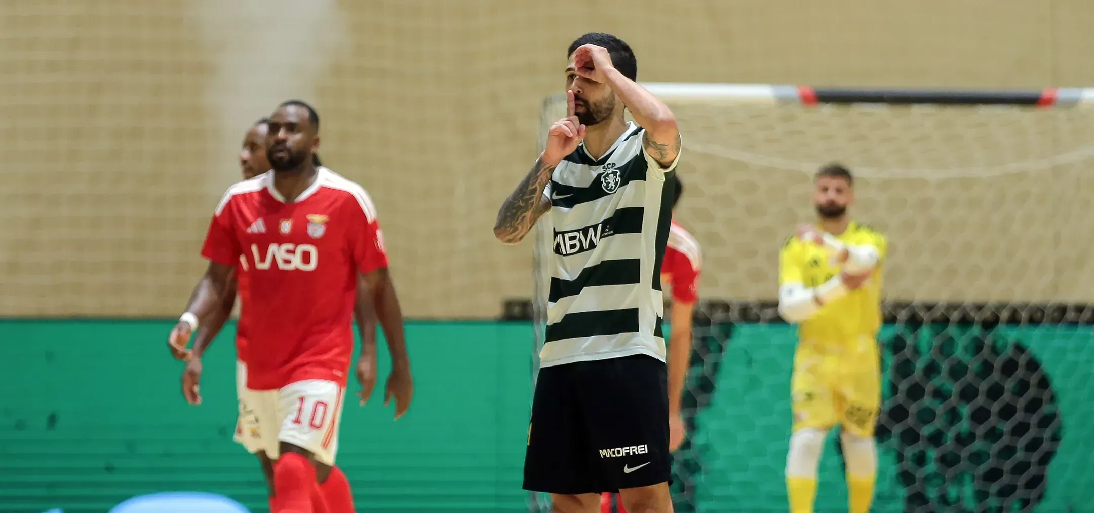 Benfica critica arbitragem da Supertaça